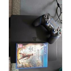 Playstation 4 slim 500GB + controller met snoer + 1 spel