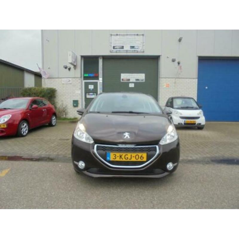 Peugeot 208 1.2 VTi Envy 5-deurs/Bouwjaar 2013/Airco,Cruise