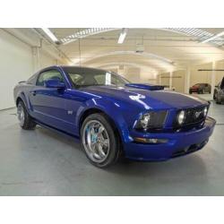 Ford USA Mustang 4.6 V8 GT kobalt blauw handgeschakeld