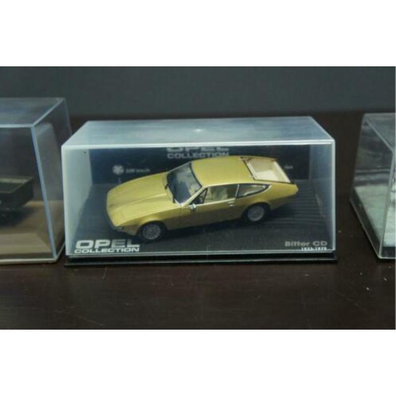 4 modelauto's Aston Martin Opel en Jeep Willys minichamps