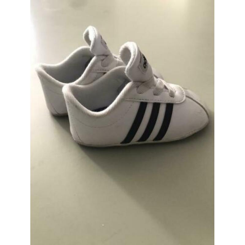 Adidas babyschoentjes maat 20