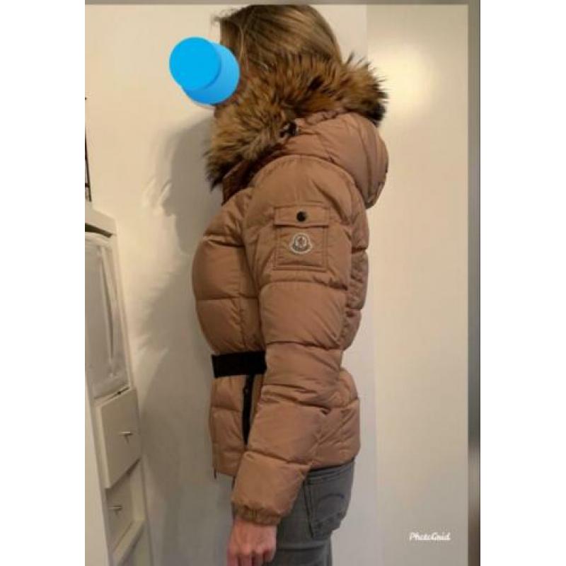 Moncler jas Camel maat 4 medium