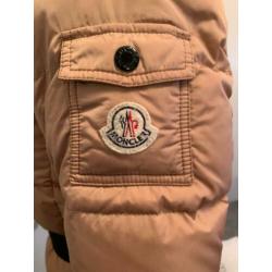 Moncler jas Camel maat 4 medium