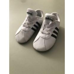 Adidas babyschoentjes maat 20