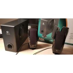 Logitech S220 stereo speakerset met subwoofer