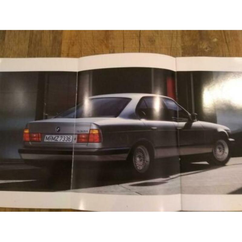 BMW 5 - serie e34 folder in nieuwstaat uit 1990