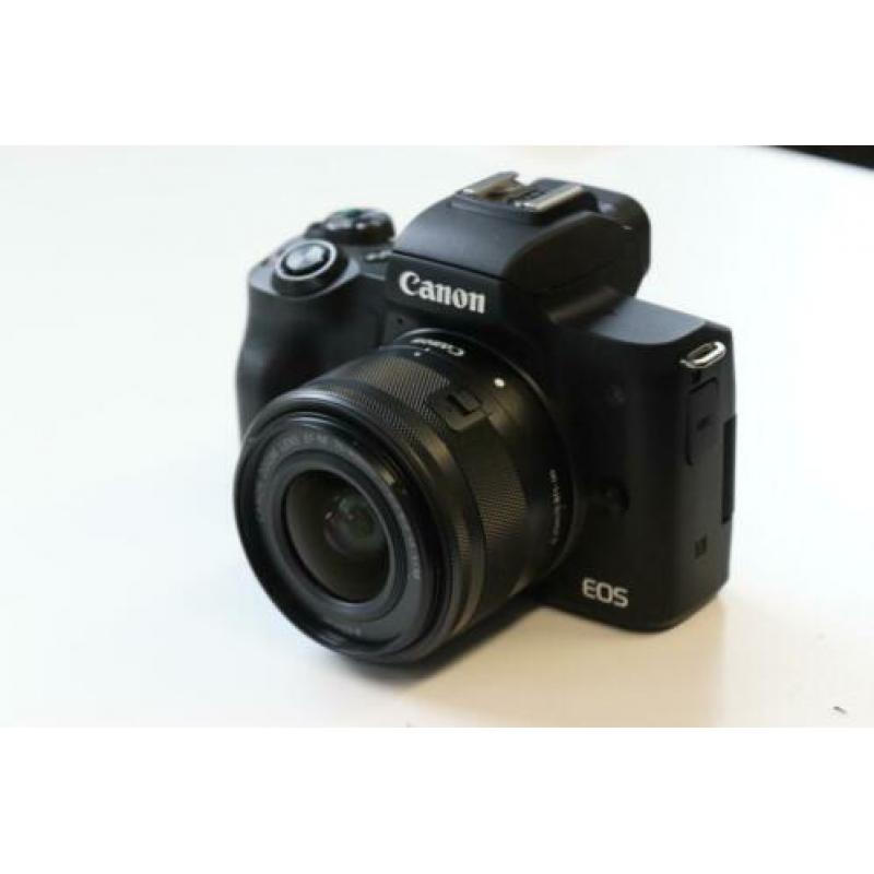 Canon EOS M50+15-45mm F3.5-6.3 IS STM+DCcoupler 2 van 3