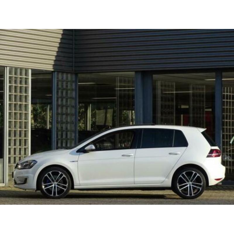 VOLKSWAGEN Golf GTE NAVI LEER OPENDAK [EXCL BTW]