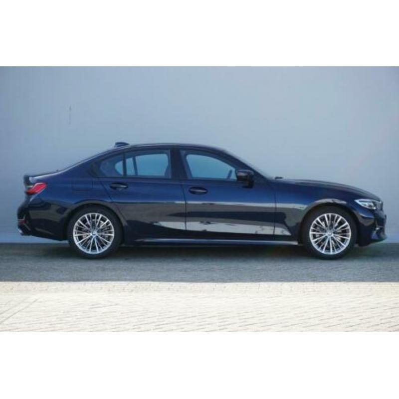 BMW 3 Serie 320i Sedan Aut. High Executive Luxury Line