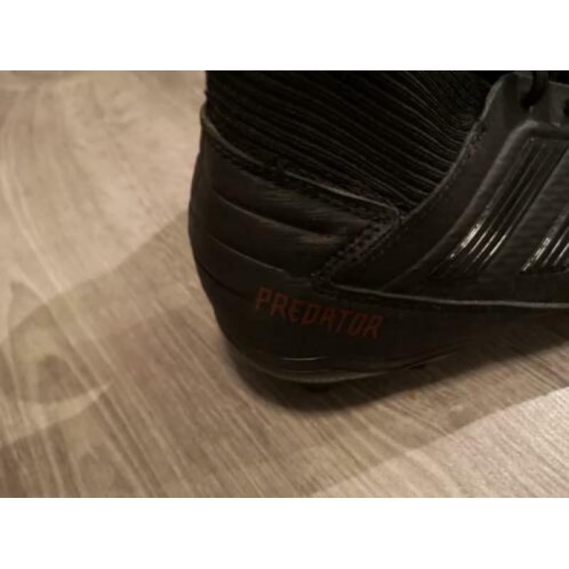 Adidas predator voetbalschoenen maat 44