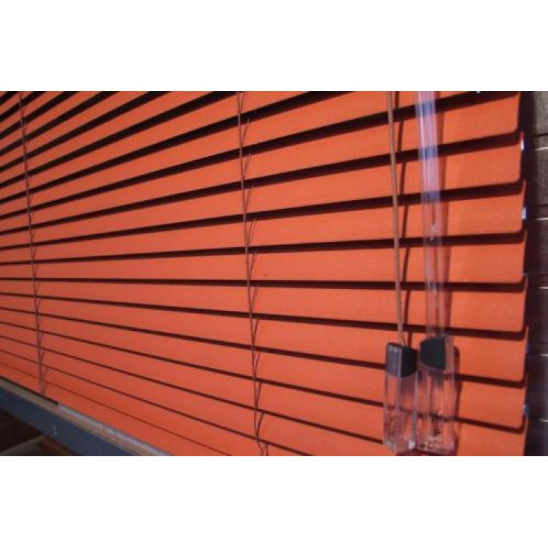 Luxaflex Lightline 25 mm oranje / terra 99 x 117 cm (rechts)