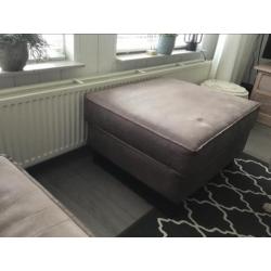 Hocker/voetenbank maten 82 cm br, 72 cm lang, 45 cm hoog