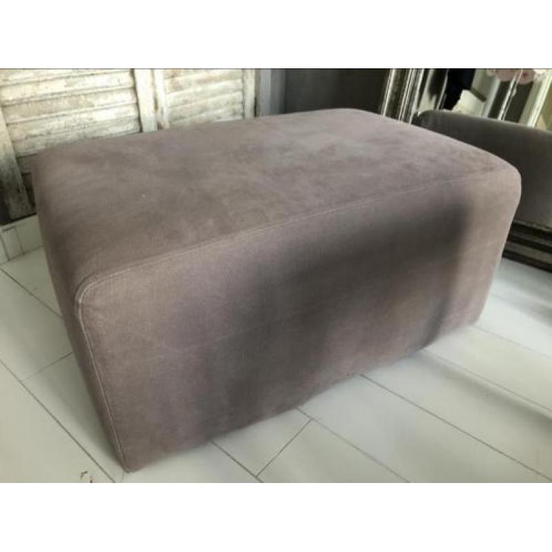 SOHO Hocker / poef in kleur taupe