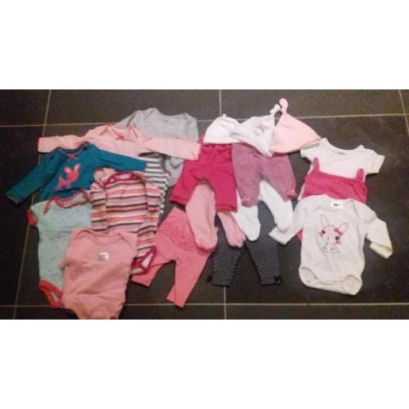 pakketje meisjes babykleding 50